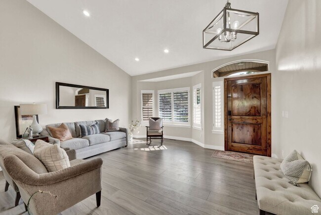 Foto del edificio - 1693 Crimson Oak Dr