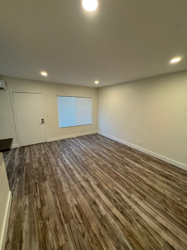Foto principal - 3939-3933 33rd St