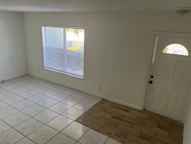 Foto del edificio - 7344 NW 75th St