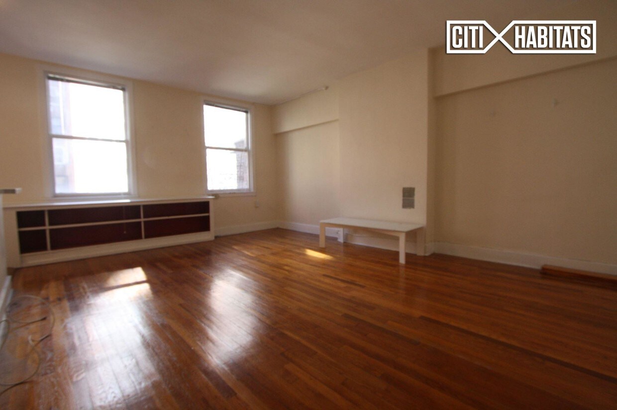 Building Photo - 117 E 35th St