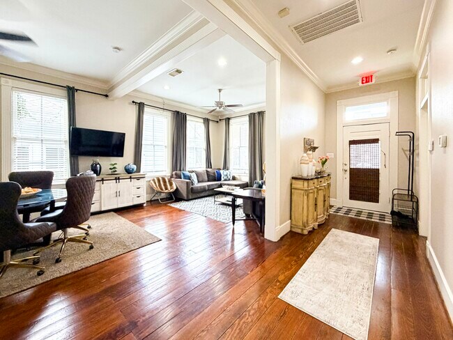 Foto del edificio - 1613 Summer St