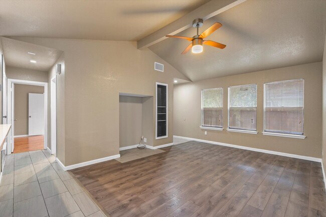Building Photo - 1131 Byers Ln