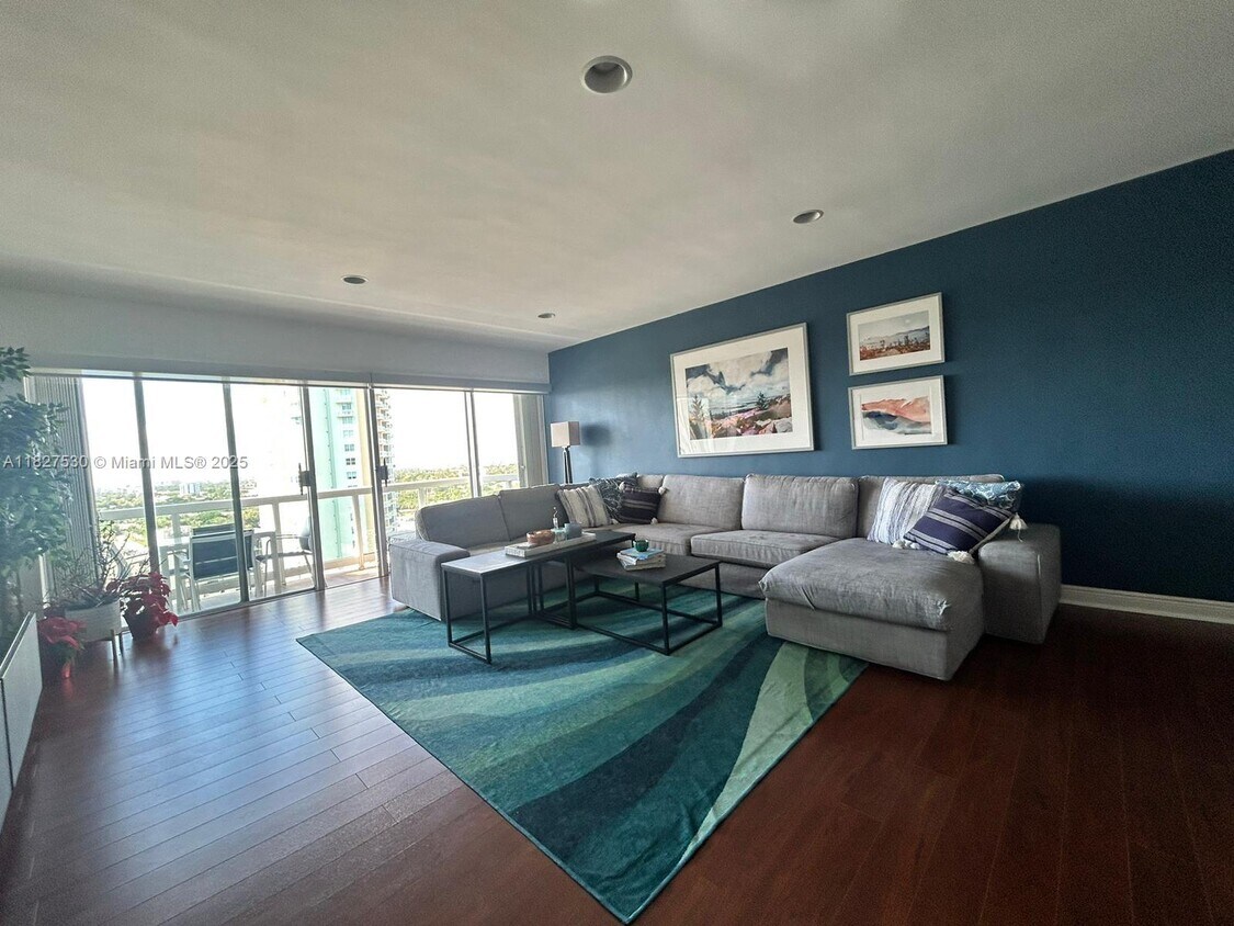 Primary Photo - 2451 Brickell Ave