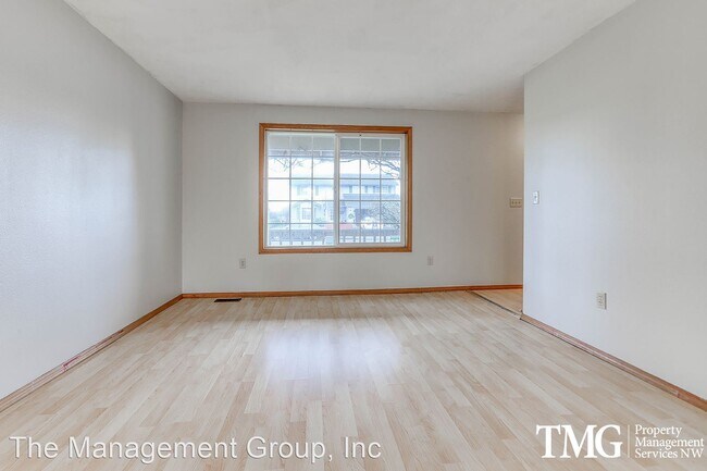 Building Photo - 3 br, 2.5 bath House - 13106 NE 83rd Street