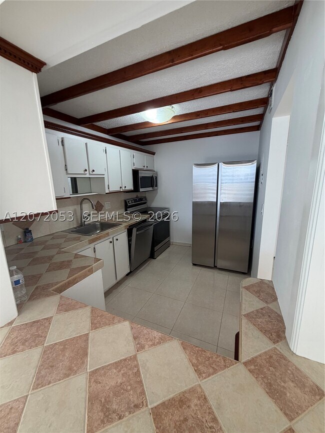 Building Photo - 1200 NE Miami Gardens Dr
