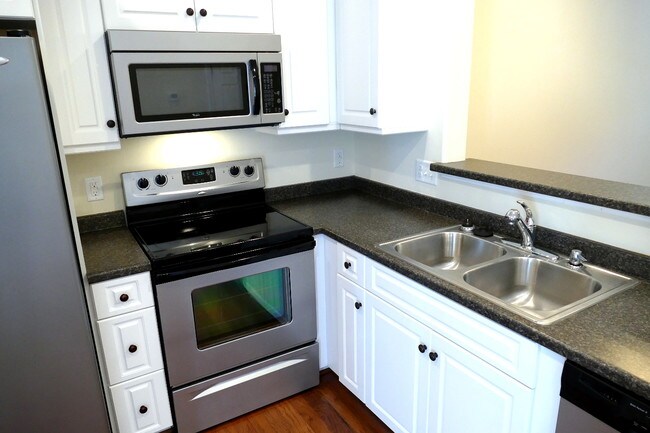 Foto del edificio - 876 Magnolia Ct