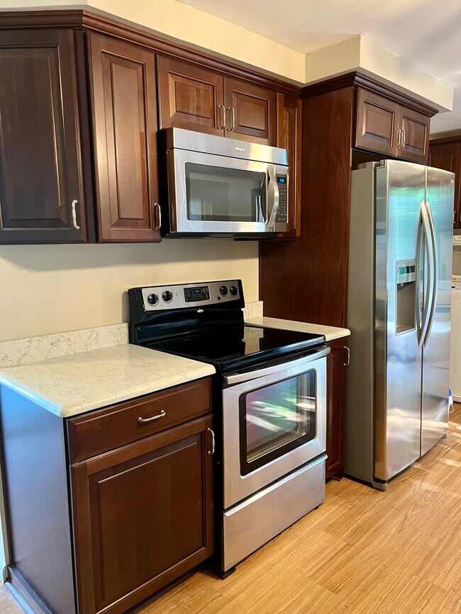 Building Photo - 27 W Main St