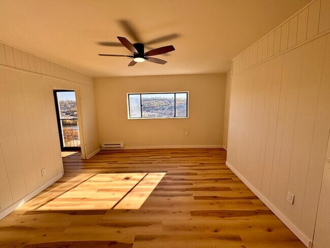 Foto del edificio - 1332 Goettmann St