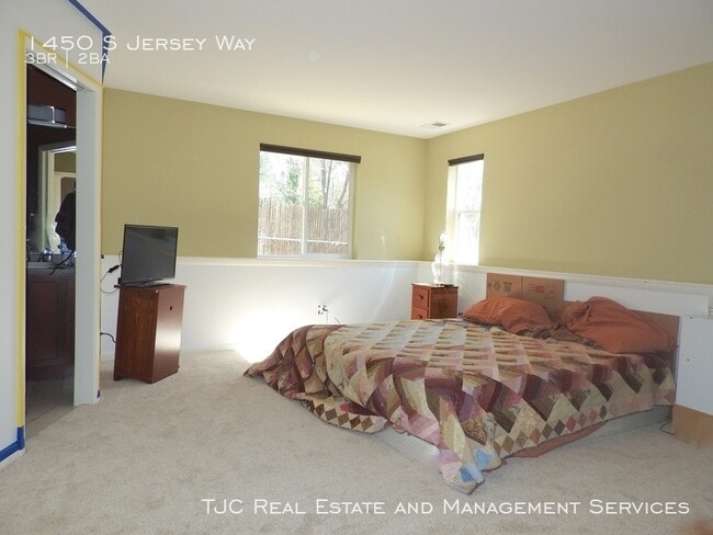 Building Photo - 1450 S Jersey Way
