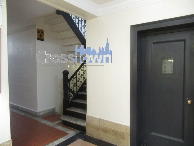 Building Photo - 2 br, 1 bath Apartment - 150 Claremont Ave