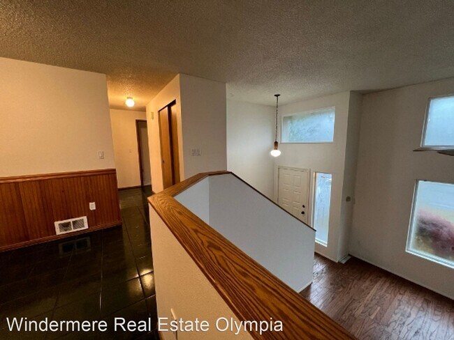 Building Photo - 4 br, 2 bath House - 5711 20th Ave SE