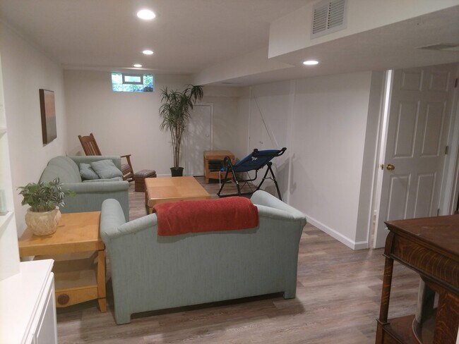 Foto del edificio - 2241 Forest Hill Ave SE