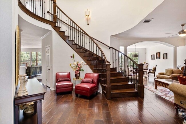 Foto del edificio - 5511 Courtyard Dr