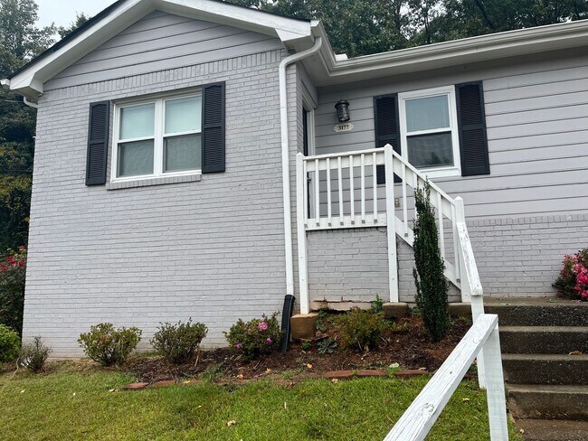 Foto del edificio - 3175 Sarah Lou Dr