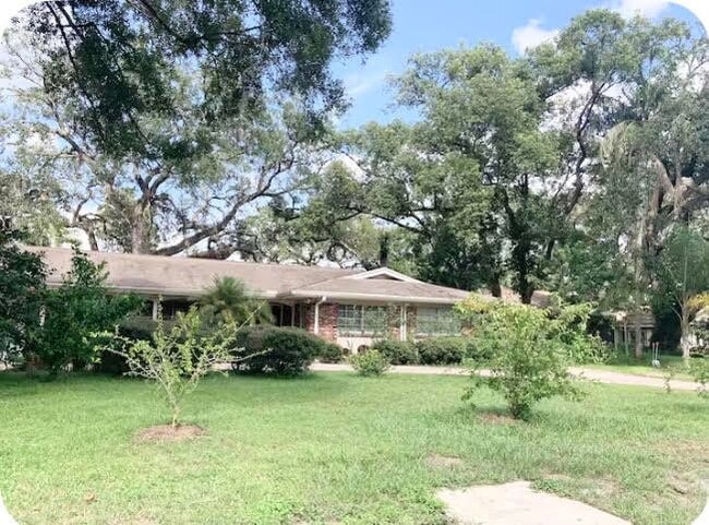 Foto del edificio - 12137 Riverhills Dr
