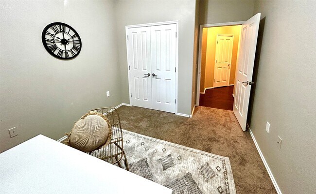 Foto del edificio - 13600 Breton Ridge St