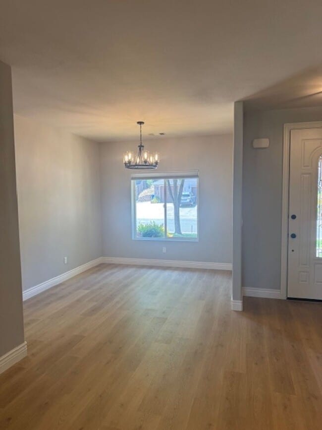 Building Photo - Stunning Westside Home with Landscaping!