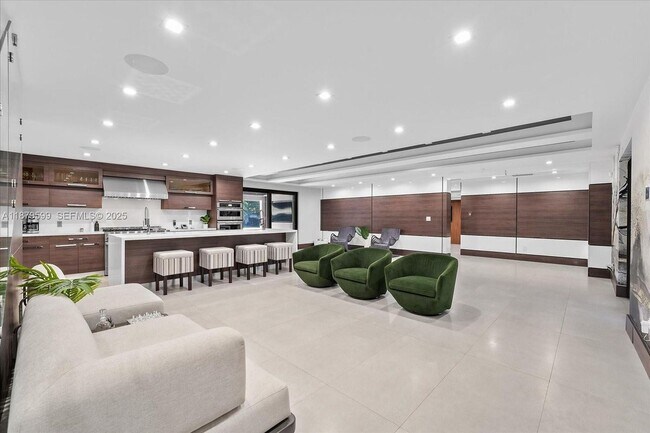 Foto del edificio - 280 NE 156th St