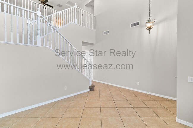 Building Photo - 2046 W Davis Rd