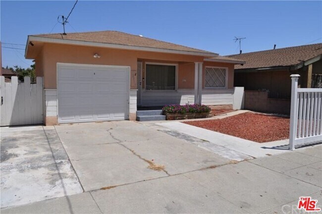 Building Photo - 12714 Cedar Ave