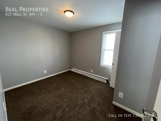 Building Photo - 822 Wall St
