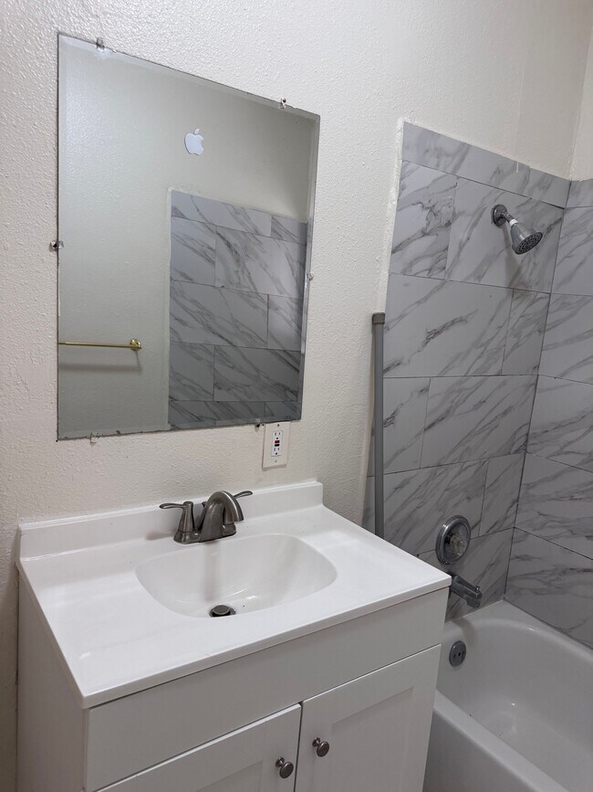 Foto del edificio - 1323 Potomac Ave