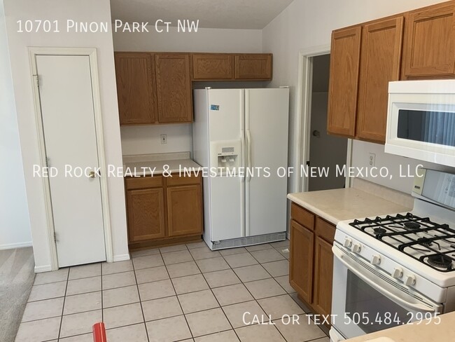 Foto del edificio - 3 bedroom home in NW ABQ now available