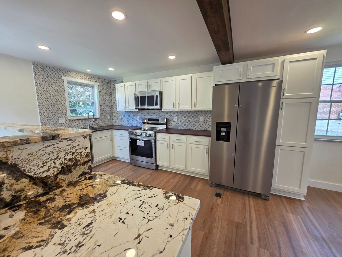 Fully Updated 3-bedroom, 2-bathroom house for rent in North Allegheny School District! - Fully Updated 3-bedroom, 2-bathroom house for rent in North Allegheny School District!