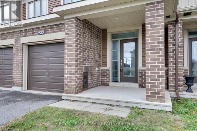Building Photo - 233 Kimpton Dr