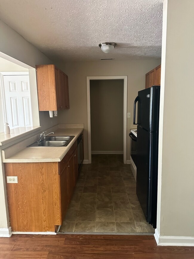 Building Photo - 1107 Riviera Dr