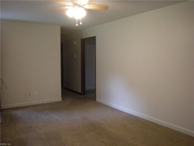 Foto del edificio - 3 Bedroom/ 2 Bath - GREEN MEADOWS