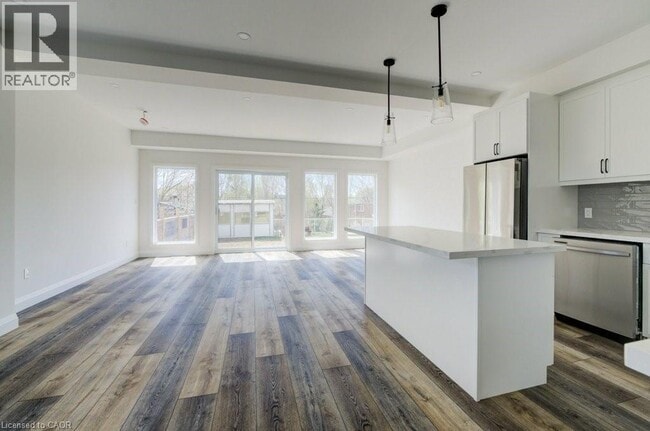 Building Photo - 575 Guelph St