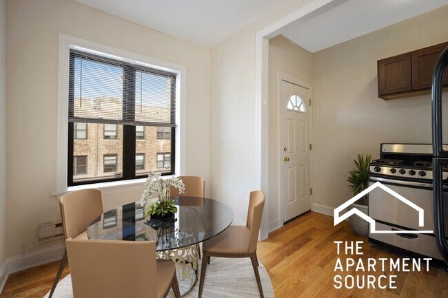 Foto del edificio - 3723 N Pine Grove Ave