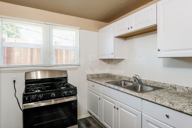 Building Photo - 218 Idora Ave