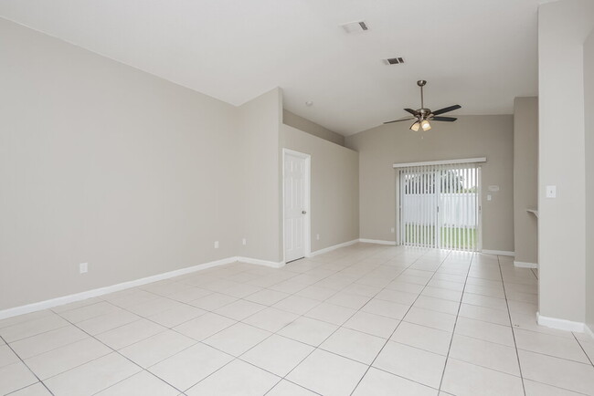 Building Photo - 2872 Woodruff Dr