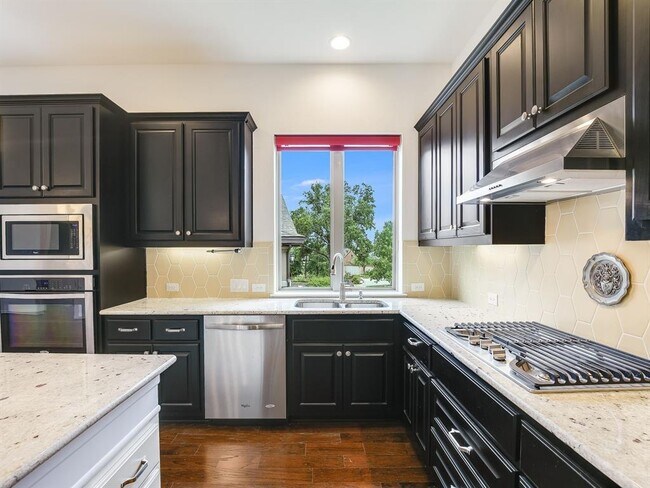 Building Photo - 4029 Castella Cove