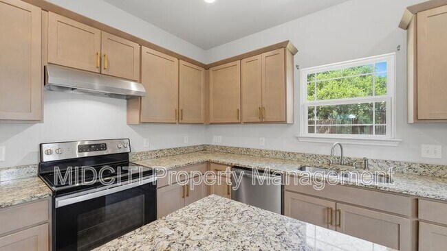 Building Photo - 1035 Cedar Grove Trail
