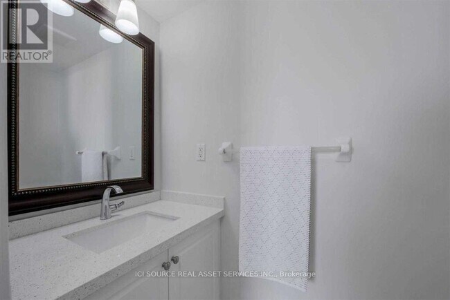 Building Photo - 353 Silken Laumann Dr