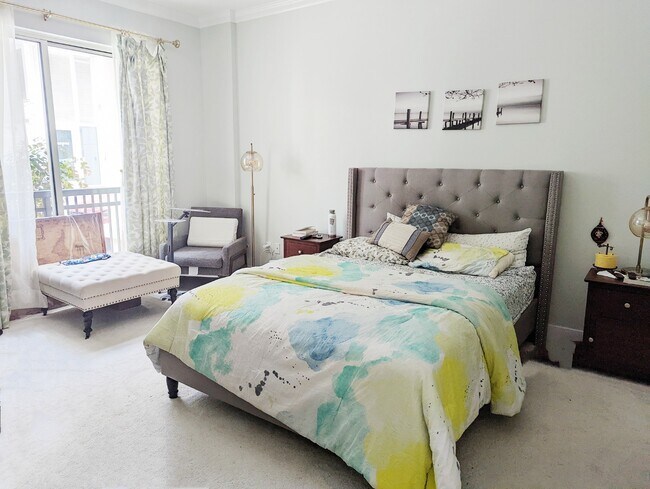 Master Bed - 50 Lansing St