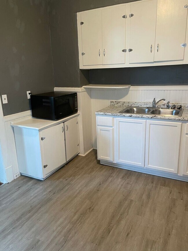 Foto del edificio - 917-919 W 7th St