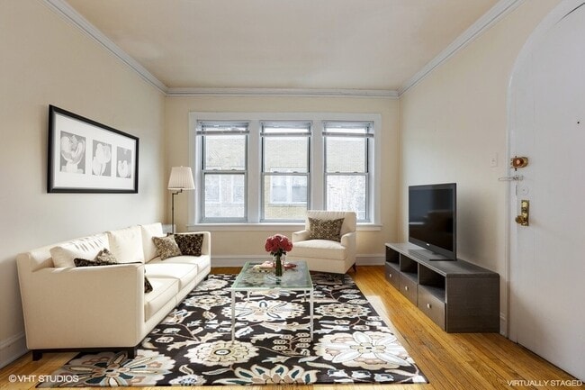 Building Photo - 4435 N Wolcott Ave