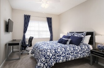 Building Photo - Lake Crossing Apartments