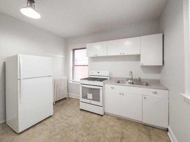 Foto del edificio - 2342 W School St