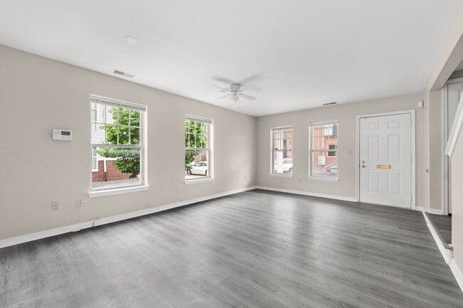 Building Photo - ??? MODERN 3BD & 1.5BATH HOUSE WALKING DISTANCE TO TEMPLE UNIVERSITY!!! ???