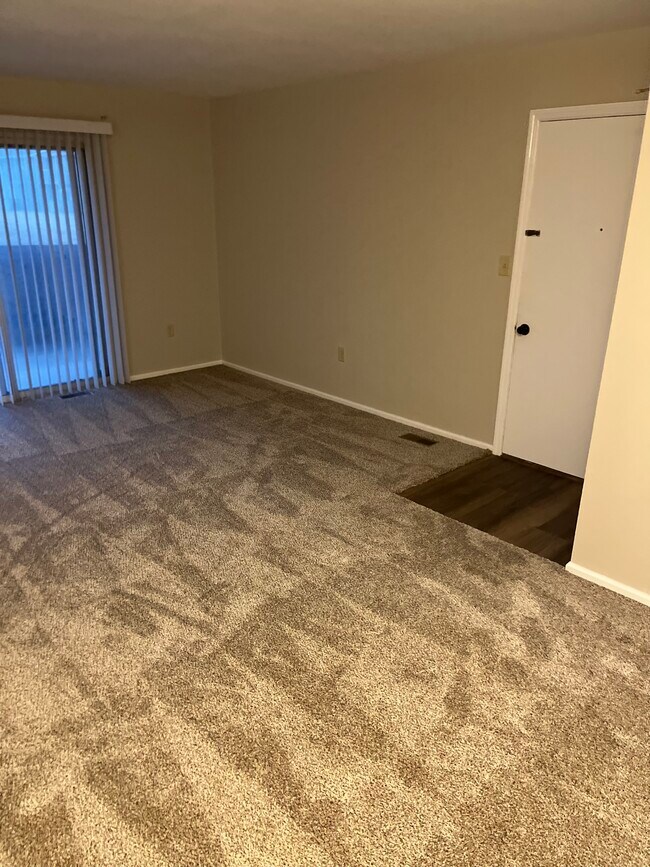 2275 N Cable Rd Unit 24, Lima, OH 45807 Condo for Rent in Lima, OH