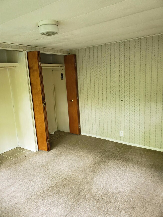 Building Photo - 8116 Township Rd 323