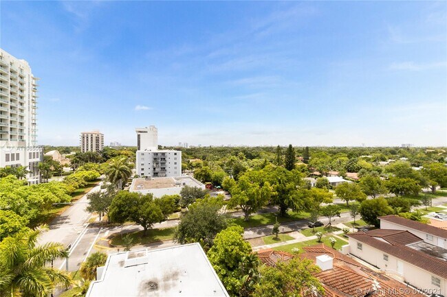 Foto del edificio - 2400 SW 3rd Ave