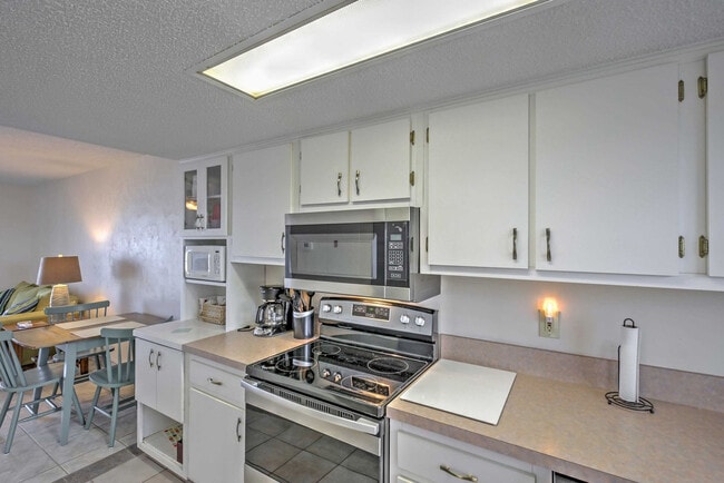 Building Photo - 2730 Ocean Shore Blvd