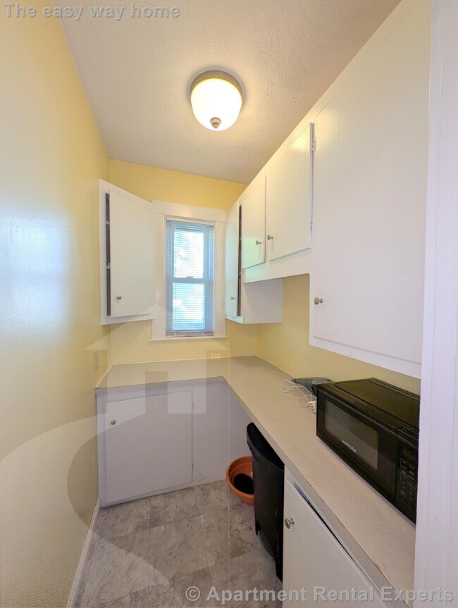 Building Photo - 81 Conwell Ave