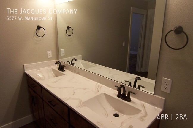 Building Photo - 4 Bedroom 2 Bath 3 Car Garage in Newer Sub...